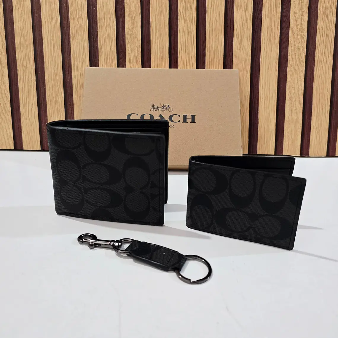 SET DE CARTERA + TARJETERO + LLAVERO IMITACIÓN COACH MOD# CHC-005 REINGRESO  9