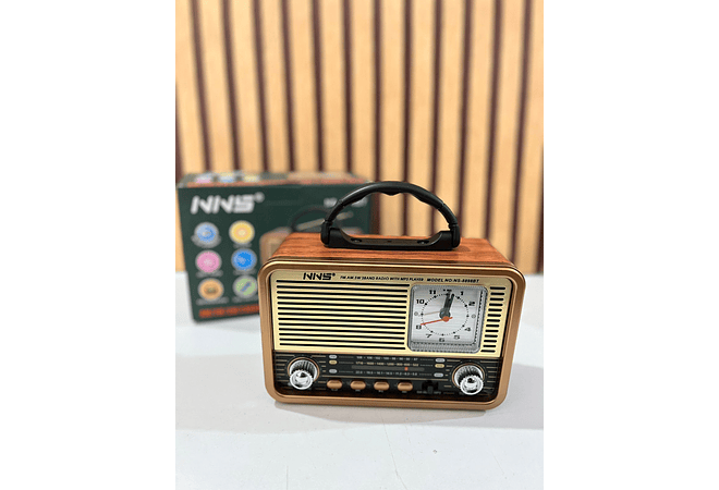 BOCINA RADIO CON RELOJ /VITAGE MOD# NS-8898BT📻