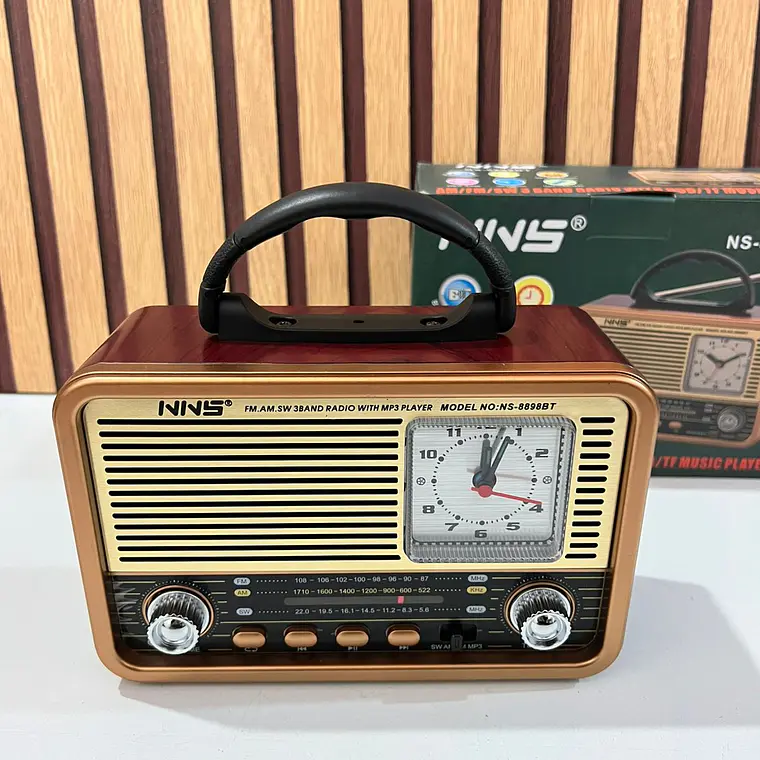 BOCINA RADIO CON RELOJ /VITAGE MOD# NS-8898BT📻 4
