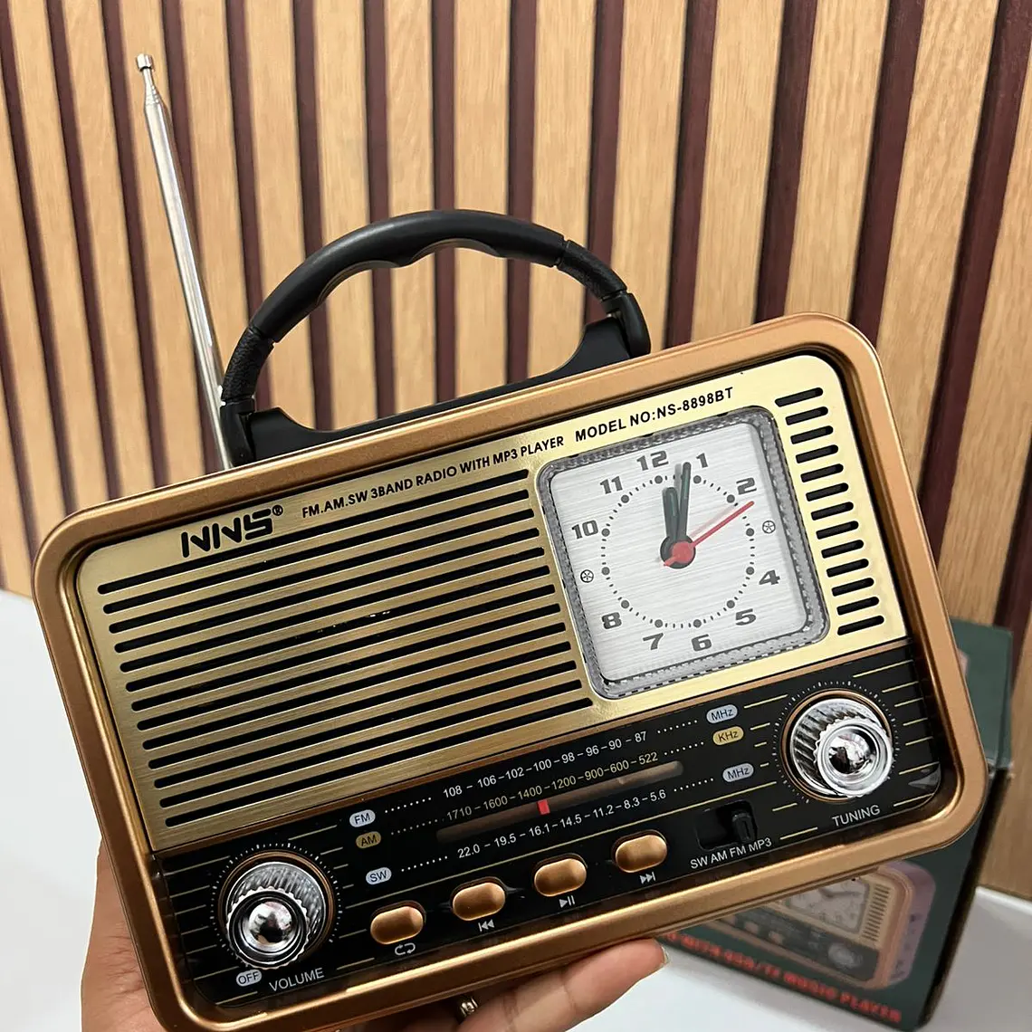 BOCINA RADIO CON RELOJ /VITAGE MOD# NS-8898BT📻 6