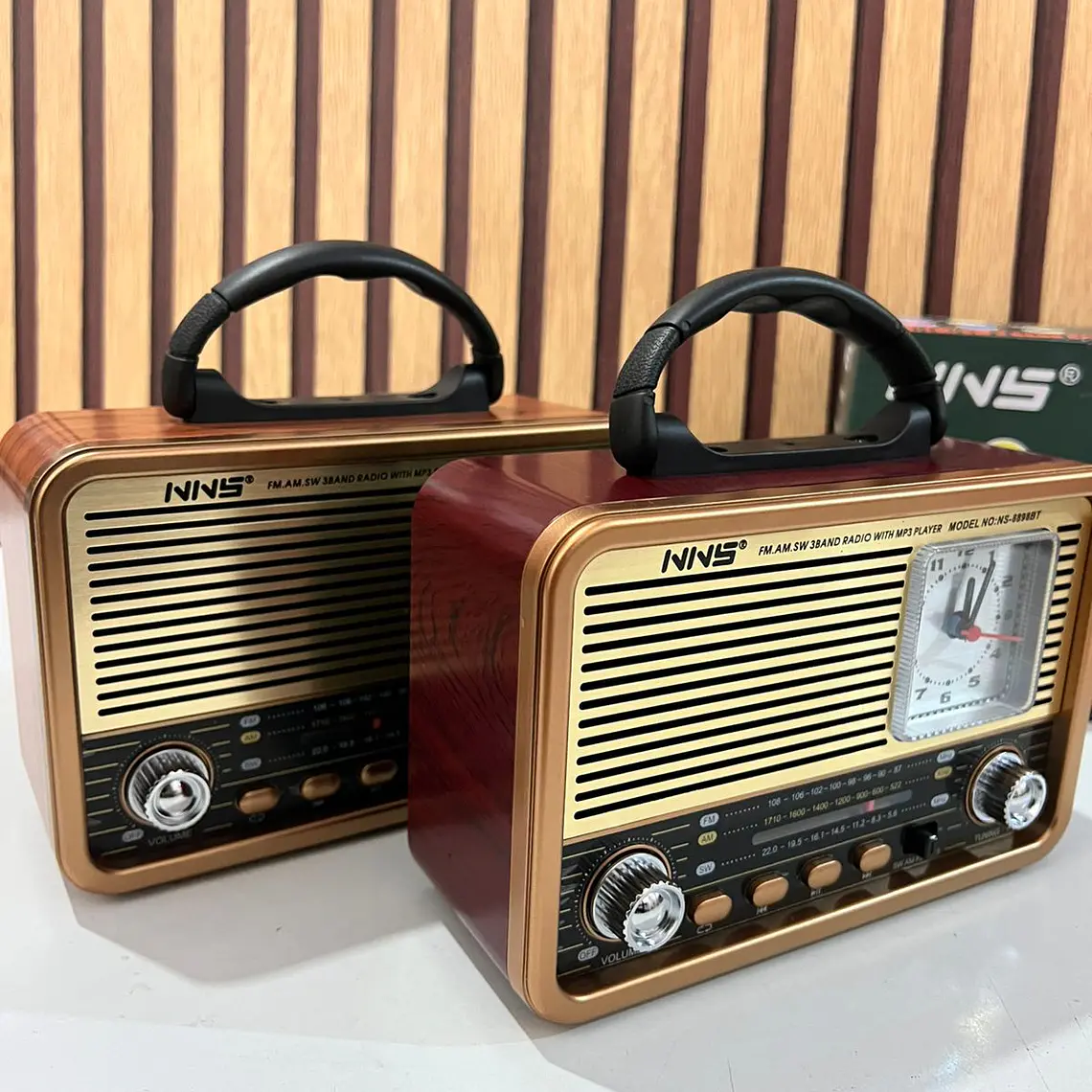 BOCINA RADIO CON RELOJ /VITAGE MOD# NS-8898BT📻 7