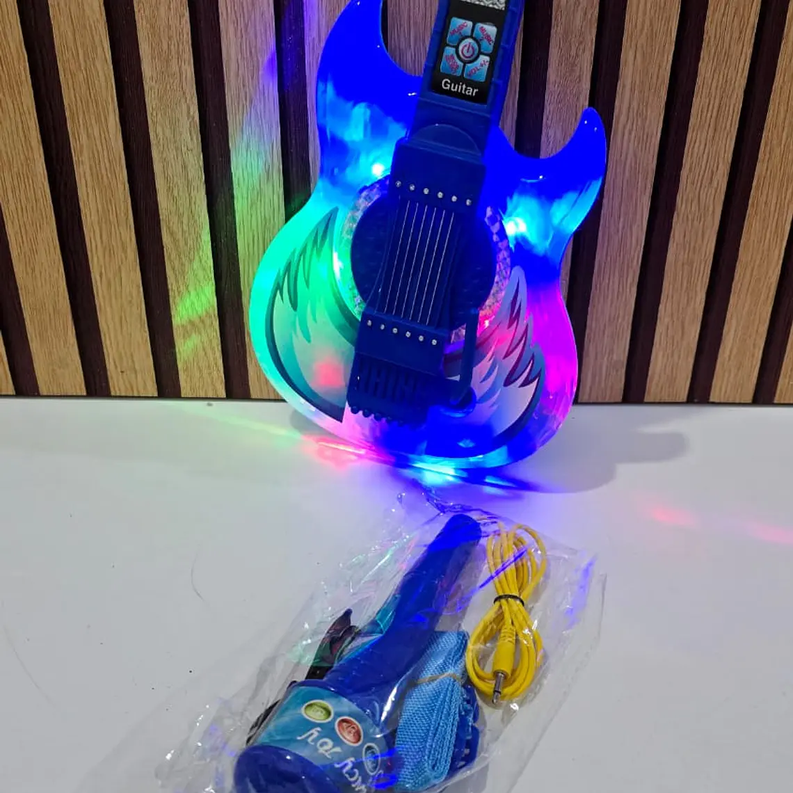 GUITARRA ELÉCTRICA CON SONIDO + MICRÓFONO PARA NIÑ@S MOD# KH262063  🎸 🎤 2