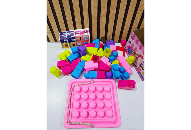 CAJA CON 40 BLOQUES DE CONSTRUCCIÓN MOD# J777-85