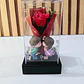 CÚPULA CUADRADA (PAREJAS)CON ROSA ETERNA DE JABÓN Y LUZ LED AL AZAR MOD# 7009 (cajita roja) - Miniatura 2