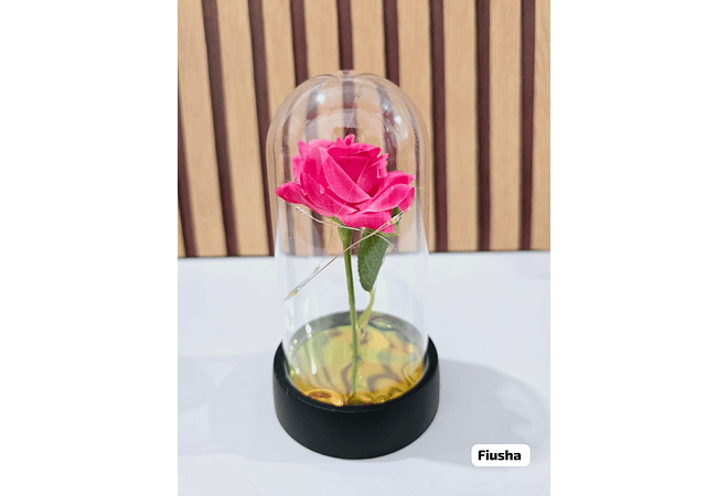 🪷CUPULA DE PLÁSTICO CON ROSA Y LUZ LED ETERNA MOD# 7011