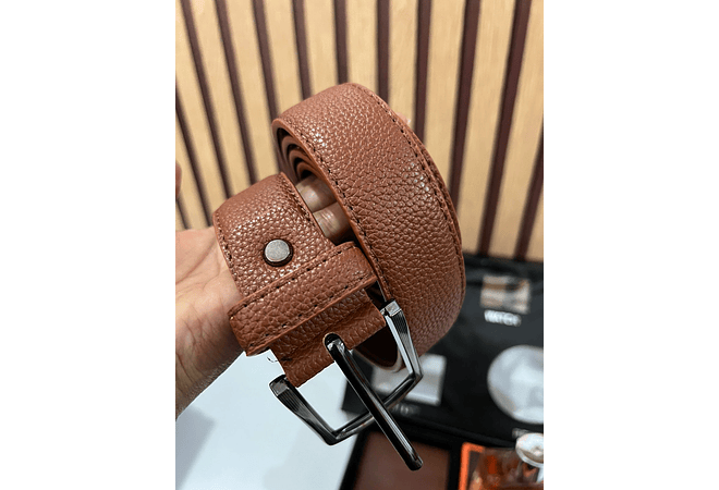 SET DE ACCESORIOS PARA CABALLERO(PERFUME + CINTURÓN + RELOJ + CARTERA)MOD# BY-806