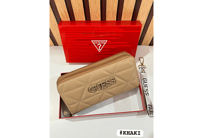 CARTERA PARA DAMA DOBLE CIERRE IMITACIÓN GUESS CAJITA ROJA MOD# GQ-117