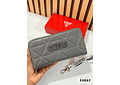 CARTERA PARA DAMA DOBLE CIERRE IMITACIÓN GUESS CAJITA ROJA MOD# GQ-119