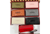 CARTERA PARA DAMA DOBLE CIERRE IMITACIÓN GUESS CAJITA ROJA MOD# GQ-119
