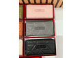CARTERA PARA DAMA DOBLE CIERRE IMITACIÓN GUESS CAJITA ROJA MOD# GQ-119