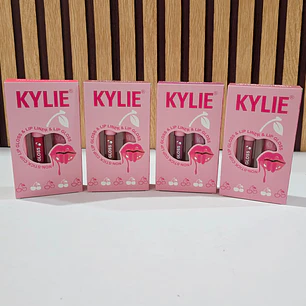 SET DE GLOSS KYLIE MOD# SET12 🍒 💋
