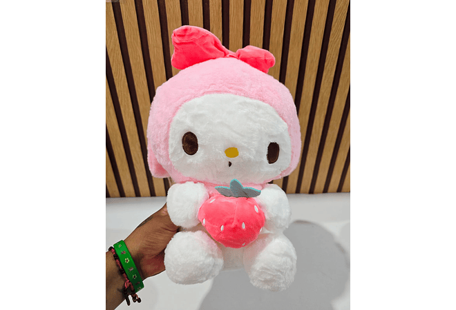 PELUCHE KUROMI / MELODY CON FRESA MODELO  #XZWG-23343