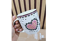 TAZA DE CERÁMICA 350ML"DÍA DEL AMOR Y LA AMISTAD" DISEÑO OVALADO (AL AZAR)MOD# 24QR511, 572, 507, 508, O 529🥰