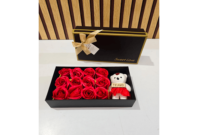 CAJITA CON 12 FLORES DE JABON + OSITO MOD# QR-51🧸🧼🌷