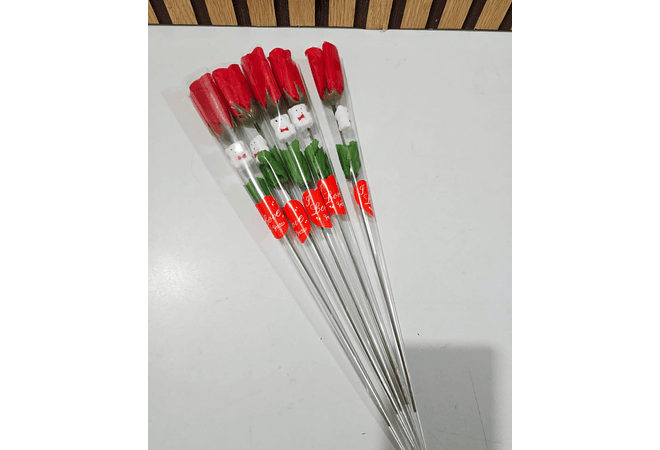 PAQ DE 3 ROSAS ARTIFICIALES ROJAS CHICAS CON OSITO MOD# FU-41 🧸🥰