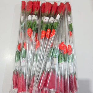PAQ DE 3 ROSAS ARTIFICIALES ROJAS CHICAS CON OSITO MOD# FU-41 🧸🥰