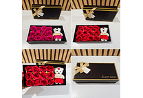 CAJITA CON 12 FLORES DE JABON + OSITO MOD# QR-51🧸🧼🌷