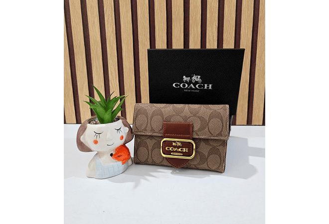 CARTERA MONEDERO COM BROCHE  IMITACIÓN COACH MOD# CAI-102 👛