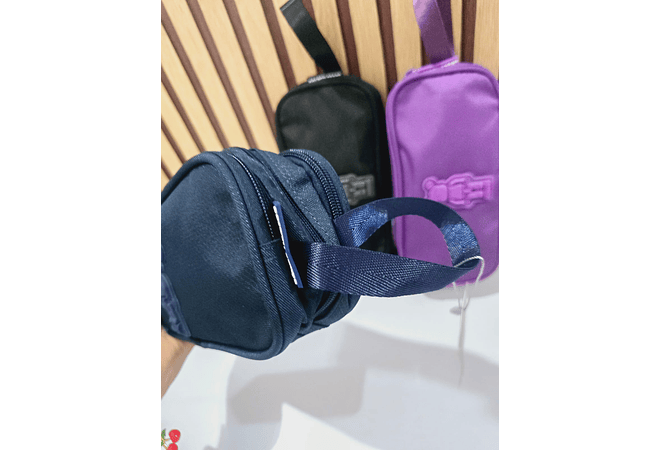 LAPICERA CON 3 CIERRES ORIGINAL COLORES LISOS OSITO (AL AZAR) MOD# SL001PC