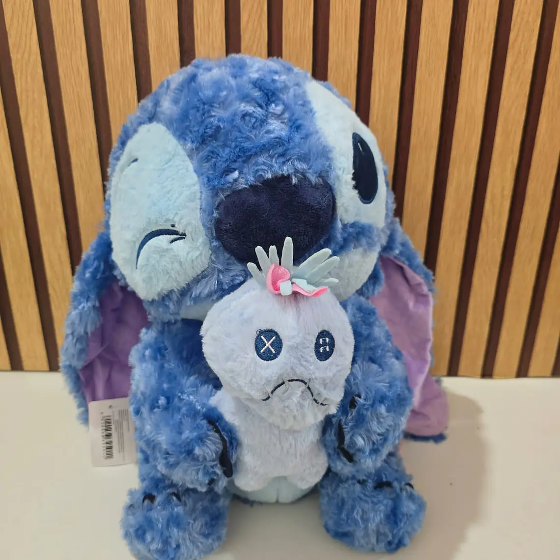 PELUCHE GRANDE DISEÑO STITCH CON MUÑECO MOD# WYK5-1 1