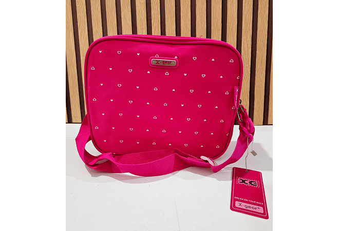 LONCHERA ORIGINAL ESTAMPADO CORAZONES MOD# XF180