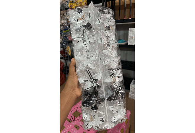 DOCENA DE PINZAS HAWAIANA CON COLGANTE PARA EL CABELLO VARIOS MODELOS🌼🌺🌹