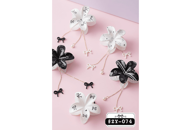 DOCENA DE PINZAS HAWAIANA CON COLGANTE PARA EL CABELLO VARIOS MODELOS🌼🌺🌹