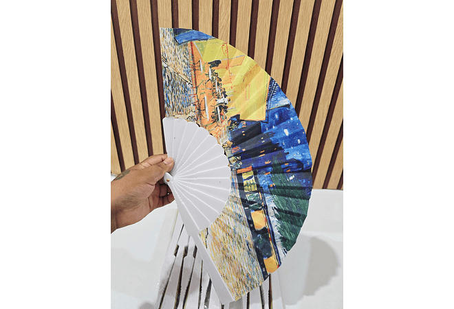 1 ABANICO VARIOS MODELOS AL AZAR