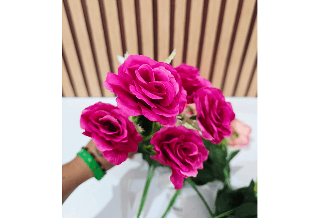 RAMO PEQUEÑO CON 6 ROSAS DE UN SOLO COLOR MOD# M/SG4810 🌹🌻