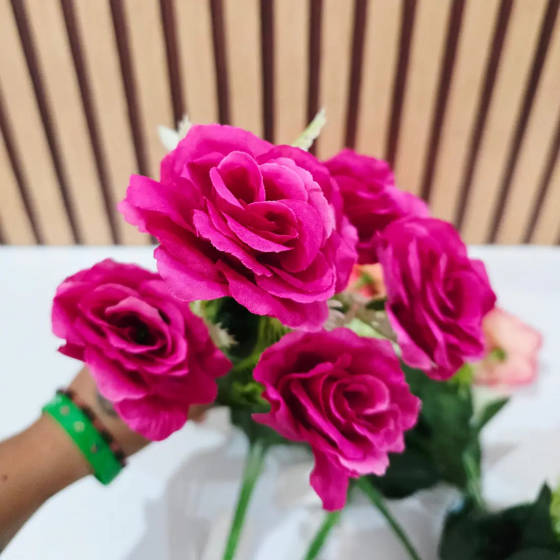 RAMO PEQUEÑO CON 6 ROSAS DE UN SOLO COLOR MOD# M/SG4810 🌹🌻 2