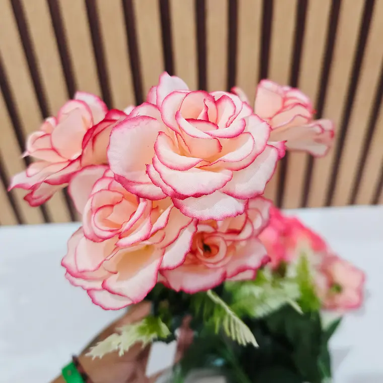 RAMO PEQUEÑO CON 6 ROSAS DE UN SOLO COLOR MOD# M/SG4810 🌹🌻 3