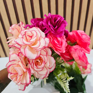 RAMO PEQUEÑO CON 6 ROSAS DE UN SOLO COLOR MOD# M/SG4810 🌹🌻