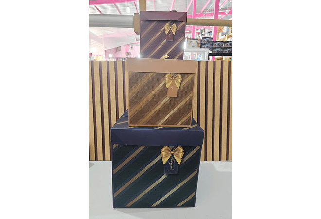 1 CAJA DE REGALO COLOR AL AZAR GRANDE, MEDIANA Y CHICA  🎁 💲PRECIO POR TAMAÑO: