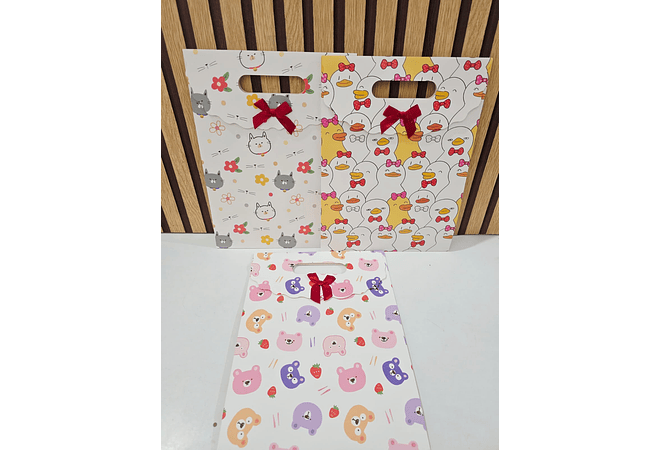 1 BOLSA DE REGALO MEDIANA MOD# 07M, 134,  147, 523, 168, 340