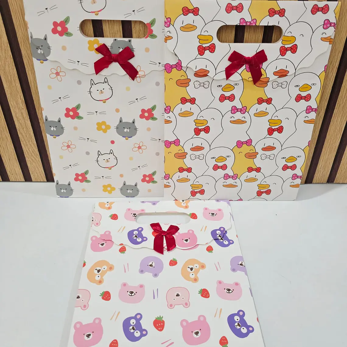 1 BOLSA DE REGALO MEDIANA MOD# 07M, 134,  147, 523, 168, 340 7
