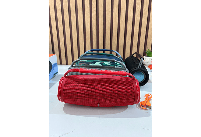 BOCINA CHANGER6S CON LUZ LED MOD#FM-5504