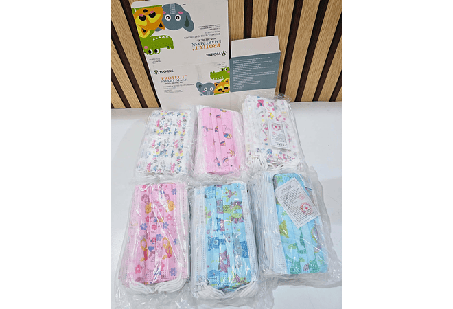 CAJITA CON 50 CUBREBOCAS INFANTIL ESTAMPADO AL AZAR (CAJITA AMARILLA) MOD# LML