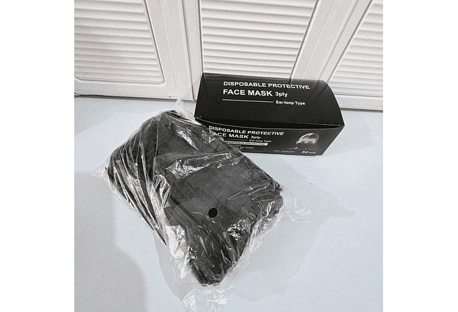 CAJITA CON 50 CUBREBOCAS NEGROS PARA ADULTO