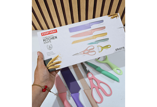 SET DE CUCHILLOS + TIJERAS + PELADOR MULTICOLOR (cajita mediana) MOD# ER-0278 ✂️ 🍴