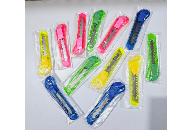 PAQ DE 6 CÚTER VARIOS COLORES AL AZAR MOD# MG-18