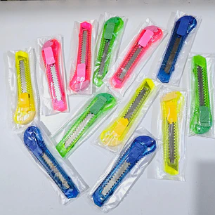 PAQ DE 6 CÚTER VARIOS COLORES AL AZAR MOD# MG-18