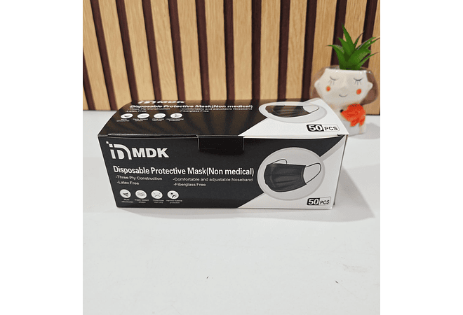 CAJITA CON 50 CUBREBOCAS TTP NEGRO CON FONDO BLANCO / ADULTO