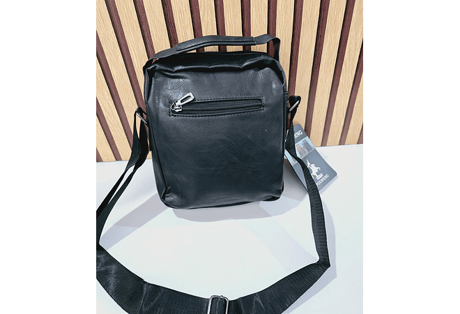 MARICONERA NEGRA PARA CABALLERO TIPO PIEL LISA MOD# MK802-8