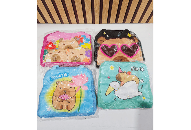 LONCHERITA TERMICA DISEÑO CAPIBARA AL AZAR MOD# TV79