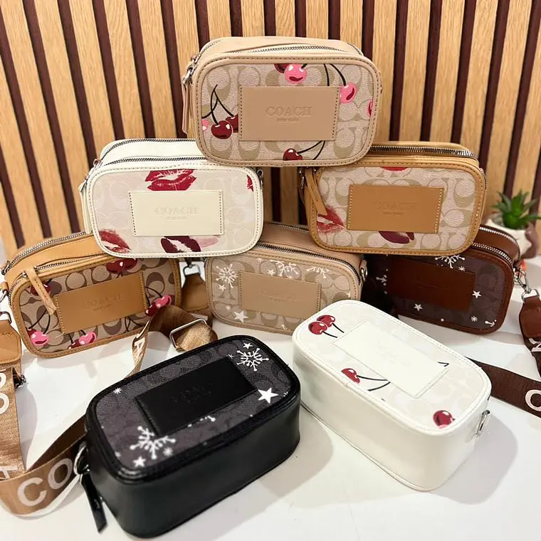 💋🍒 CROSS BODY IMITACIÓN COACH CON CORREA 💋🍒 1