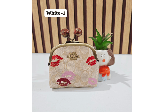 💋👛MONEDERO CON BROCHE COACH (IMITACIÓN) MOD# CQA-013  💋👛