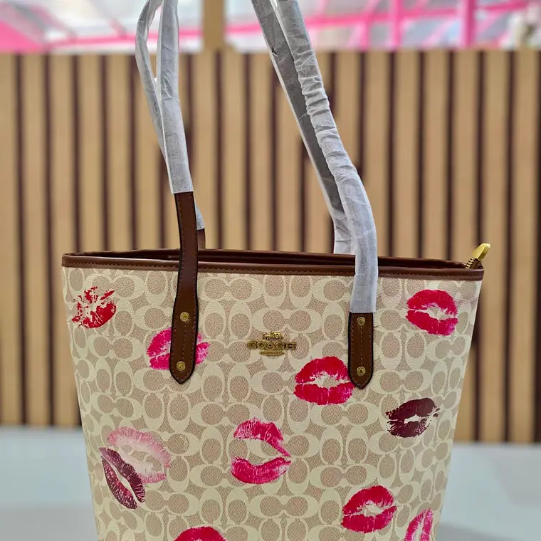👜🍒BOLSO GRANDE DE MANO IMITACIÓN COACH MOD# LCC-241   👜🍒 9