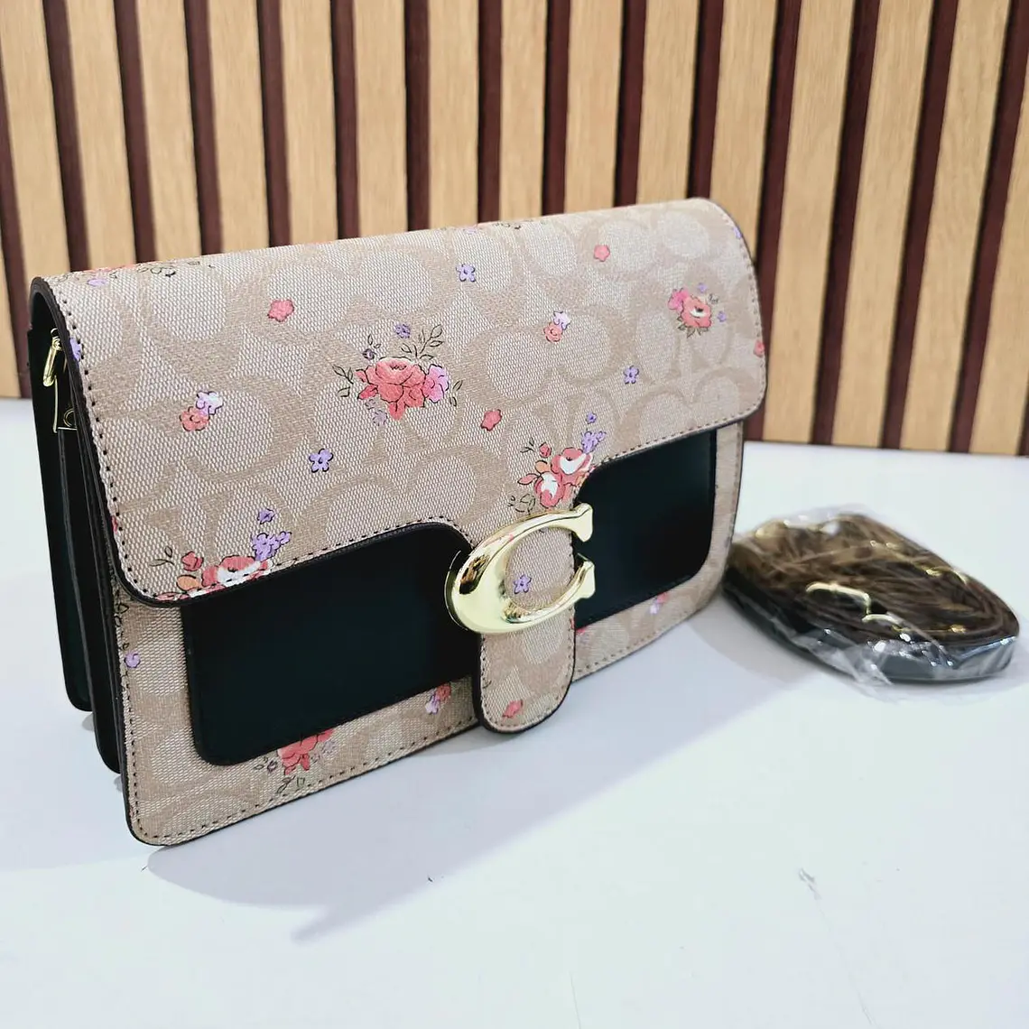 CROSS BODY COACH (BROCHE C) MOD# YDBL089 9