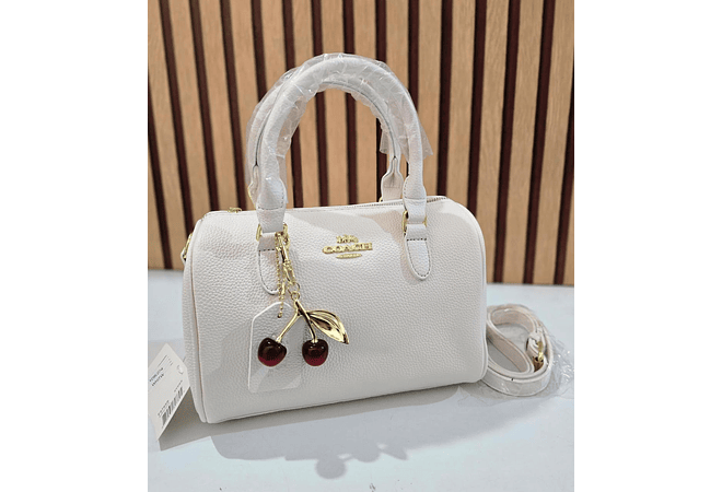 BOLSO DE MANO  IMITACIÓN COACH CON LLAVERO MOD# YDBL074