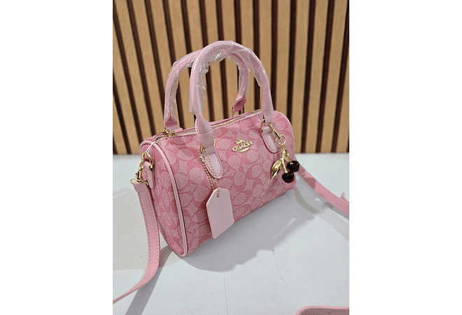 BOLSO DE MANO  IMITACIÓN COACH CON LLAVERO MOD# YDBL074